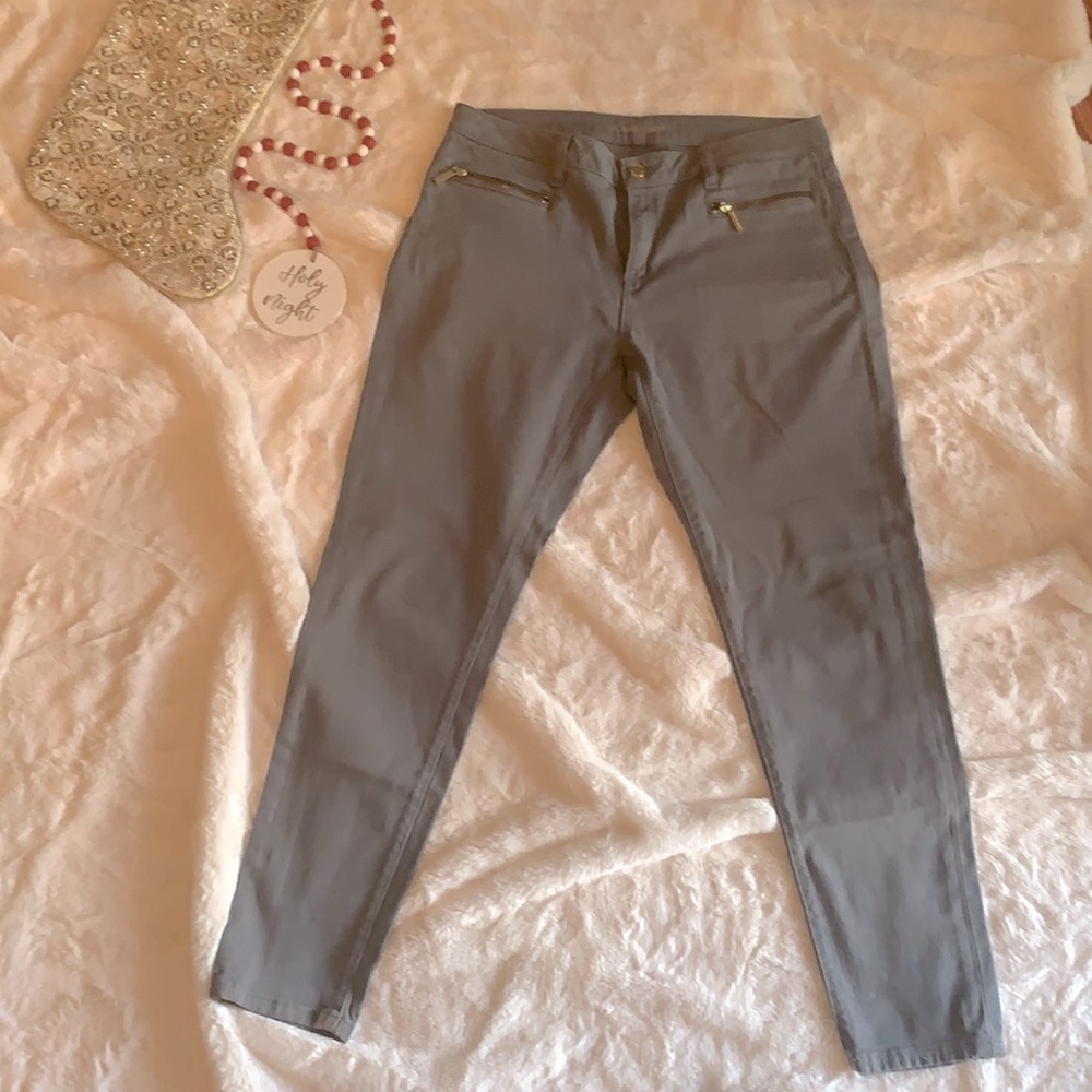 Michael korsn Izzy skinny Gray straight leg pants, with zipper pockets